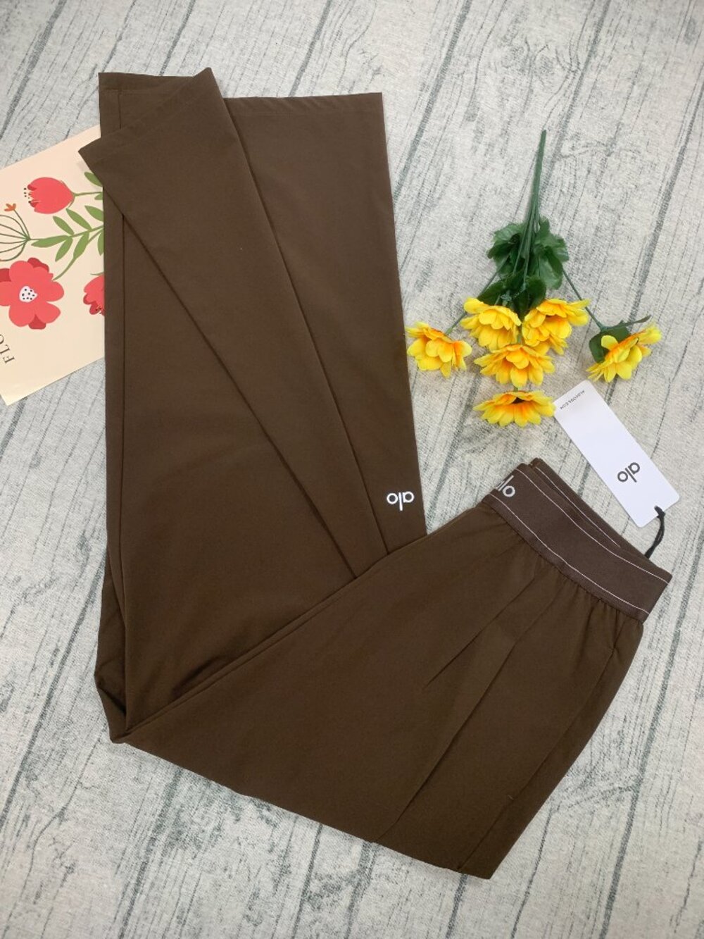 NWT Espresso ALO Yoga Suit Up Trouser🎂Regular 30" Inseam Elevated Casual - Picture 3 of 8